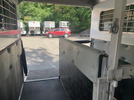 Used 2013 Kingston Trailers 2h GN D/Room Horse Trailer