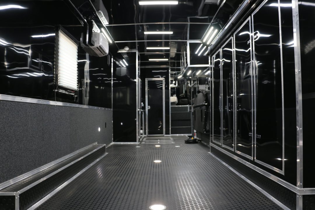 New 2026 Cargo Mate 8.5 X 44 ELIMINATOR SS RACE TRAILER W/ BATH, BED AND MUCH MORE