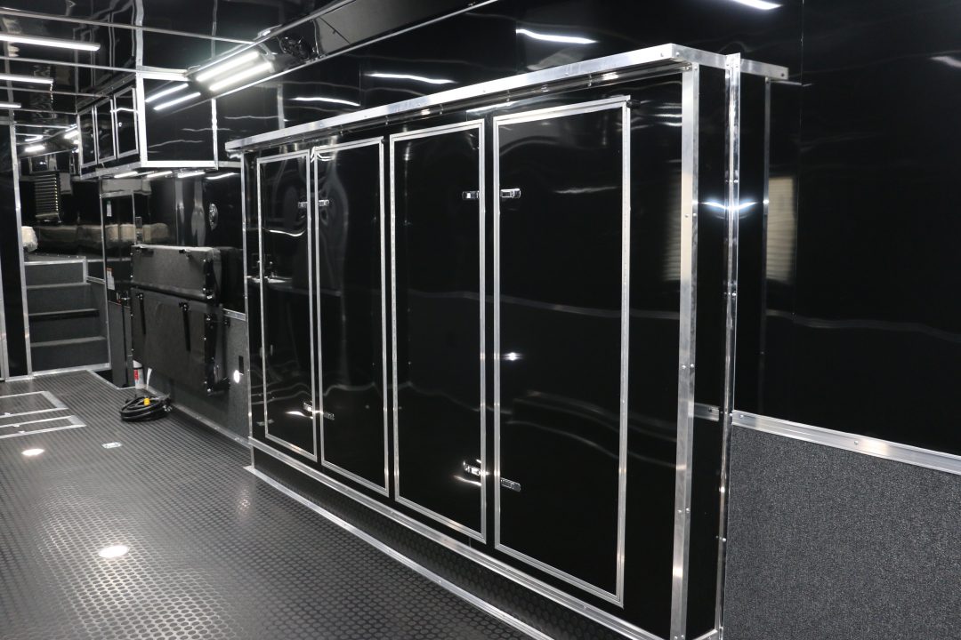 New 2026 Cargo Mate 8.5 X 44 ELIMINATOR SS RACE TRAILER W/ BATH, BED AND MUCH MORE