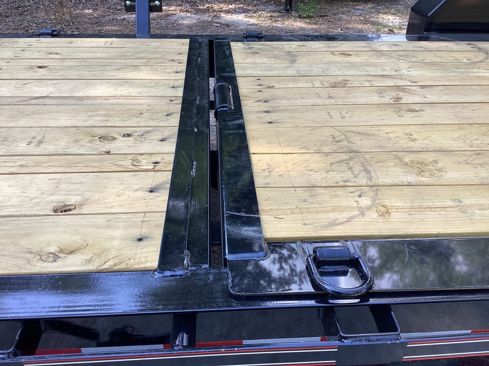 New 2027 Diamond T 8320HDSKP Tilt Trailer