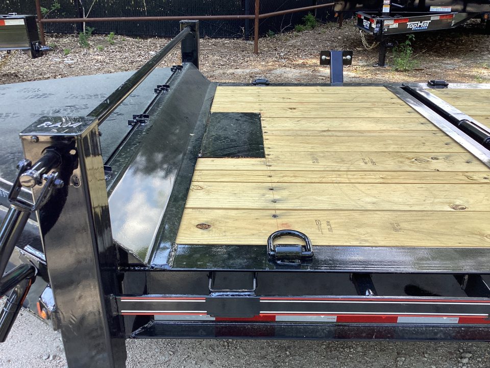 New 2027 Diamond T 8320HDSKP Tilt Trailer
