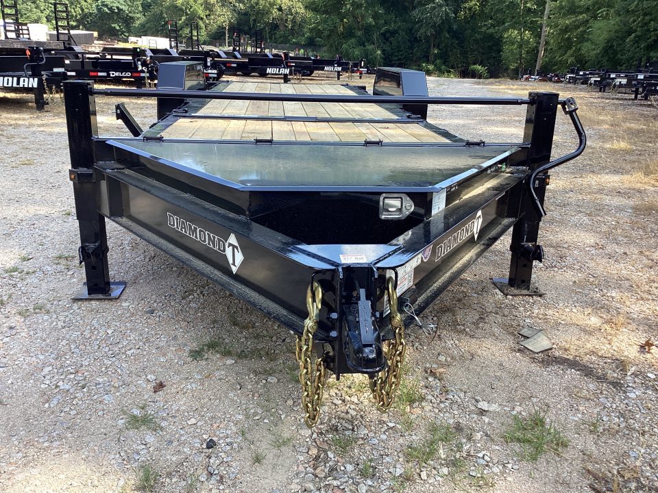 New 2027 Diamond T 8322HDSKP Tilt Trailer