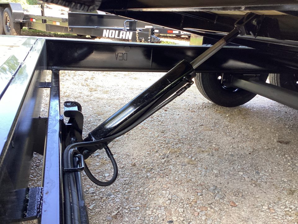 New 2027 Diamond T 8322HDSKP Tilt Trailer