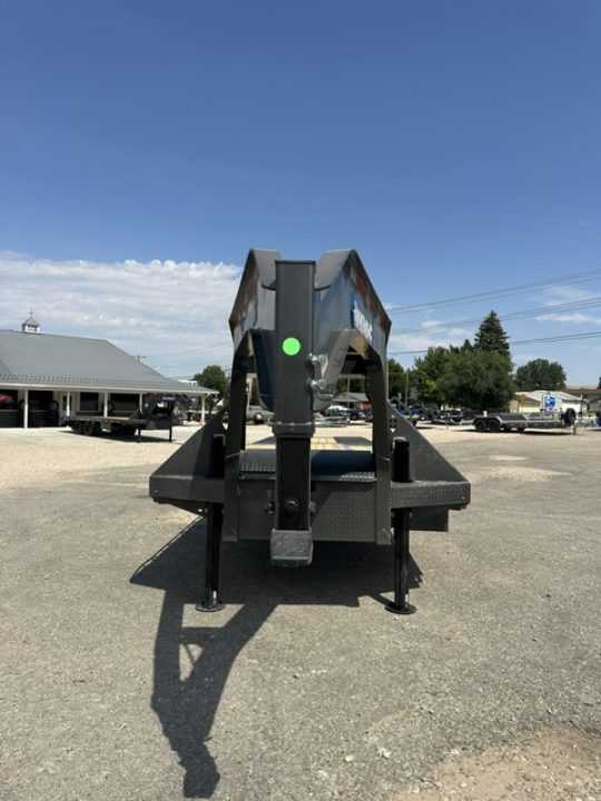 New 2027 Diamond C 35' FMAX Hydraulic Dovetail