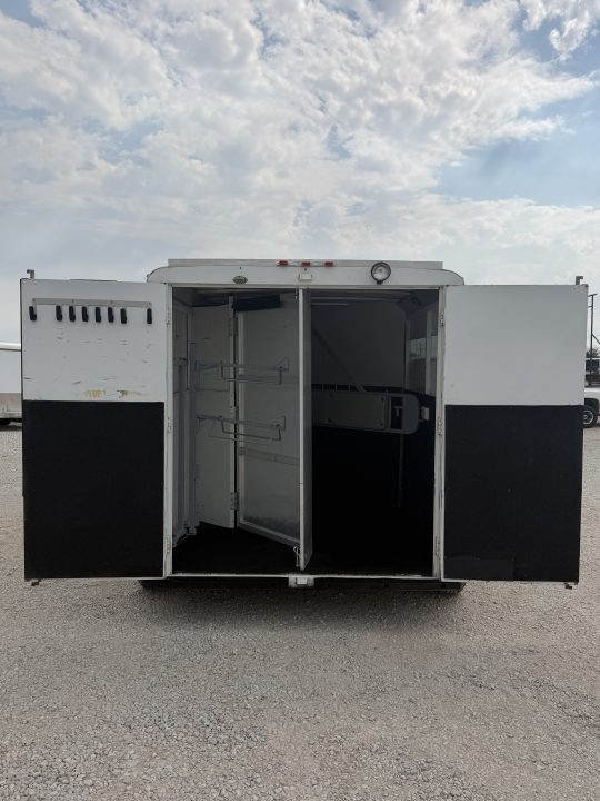 Used 2005 Circle J 2 Horse Gooseneck Horse Trailer