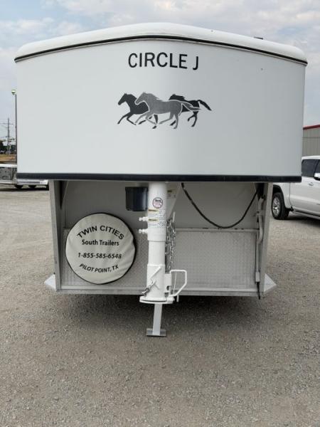 Used 2005 Circle J 2 Horse Gooseneck Horse Trailer
