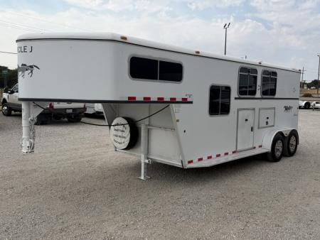 Used 2005 Circle J 2 Horse Gooseneck Horse Trailer