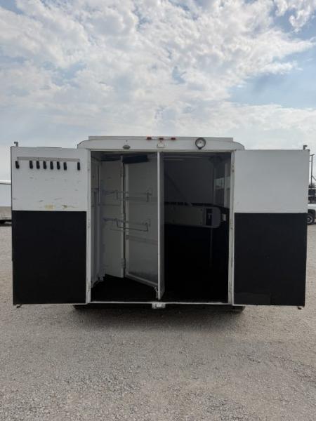 Used 2005 Circle J 2 Horse Gooseneck Horse Trailer