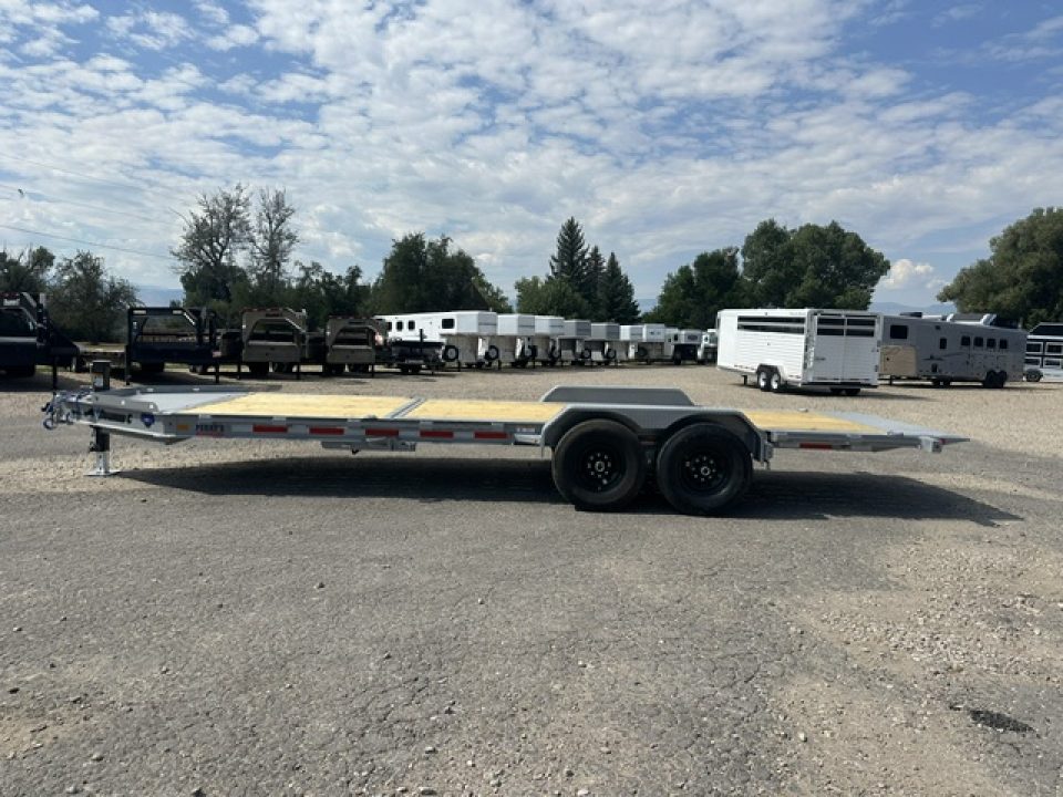 New 2027 Diamond C 22' Flatbed