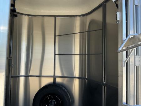 New 2027 Maverick 2HS-7K 7' 6 Horse Trailer