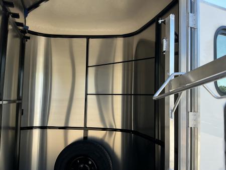 New 2027 Maverick MAV2HS-7K 7' 6 Horse Trailer