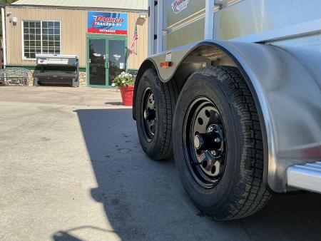 New 2027 Maverick 2HS-7K 7' 6 Horse Trailer