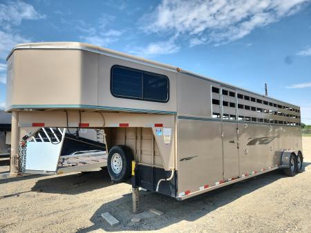 Used 2003 Titan Trailer 28' CLASSIC STOCK