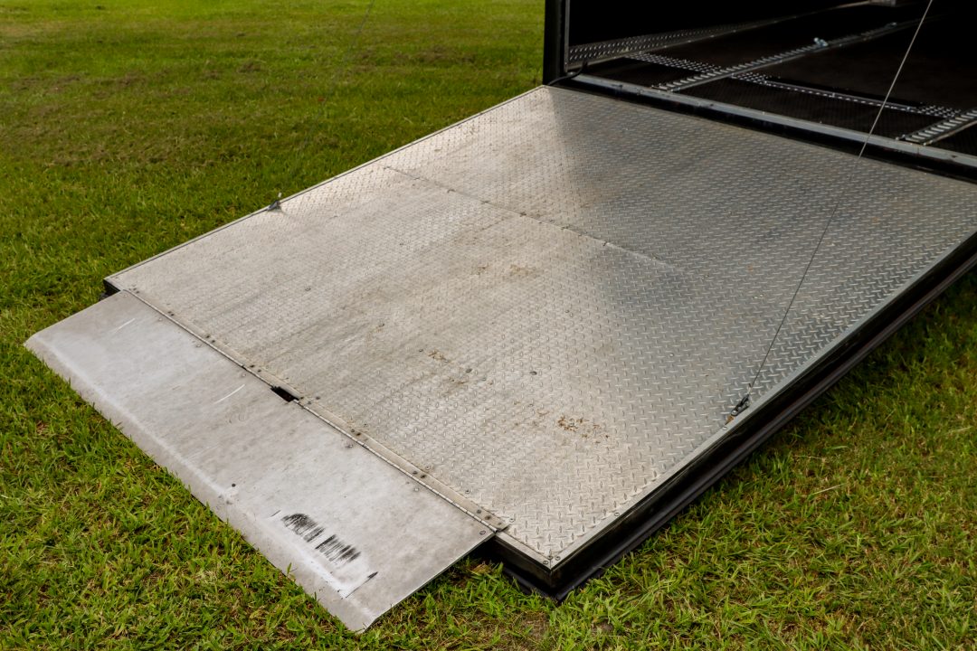 Used 2019 8.5X53 Vintage GOOSENECK RACE TRAILER