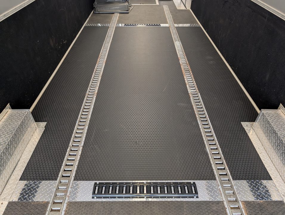 Used 2019 8.5X53 Vintage GOOSENECK RACE TRAILER