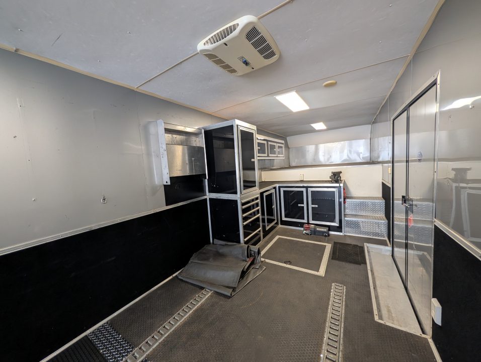 Used 2019 8.5X53 Vintage GOOSENECK RACE TRAILER