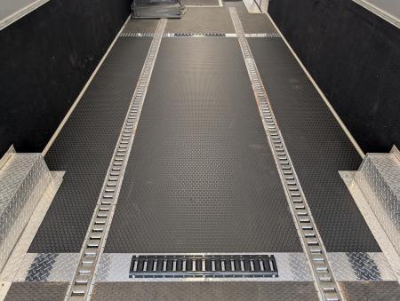 Used 2019 8.5X53 Vintage GOOSENECK RACE TRAILER