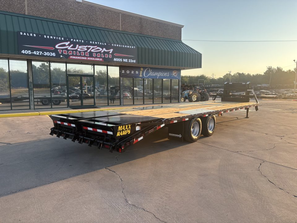 New #038462 2027 DIAMOND T DTF 32 X 102 DUAL TANDEM 20K FLATBED GOOSENECK W/ MAXX RAMPS