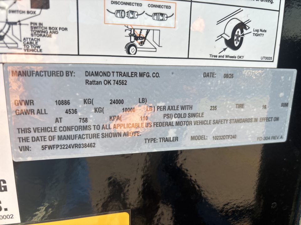 New #038462 2027 DIAMOND T DTF 32 X 102 DUAL TANDEM 20K FLATBED GOOSENECK W/ MAXX RAMPS