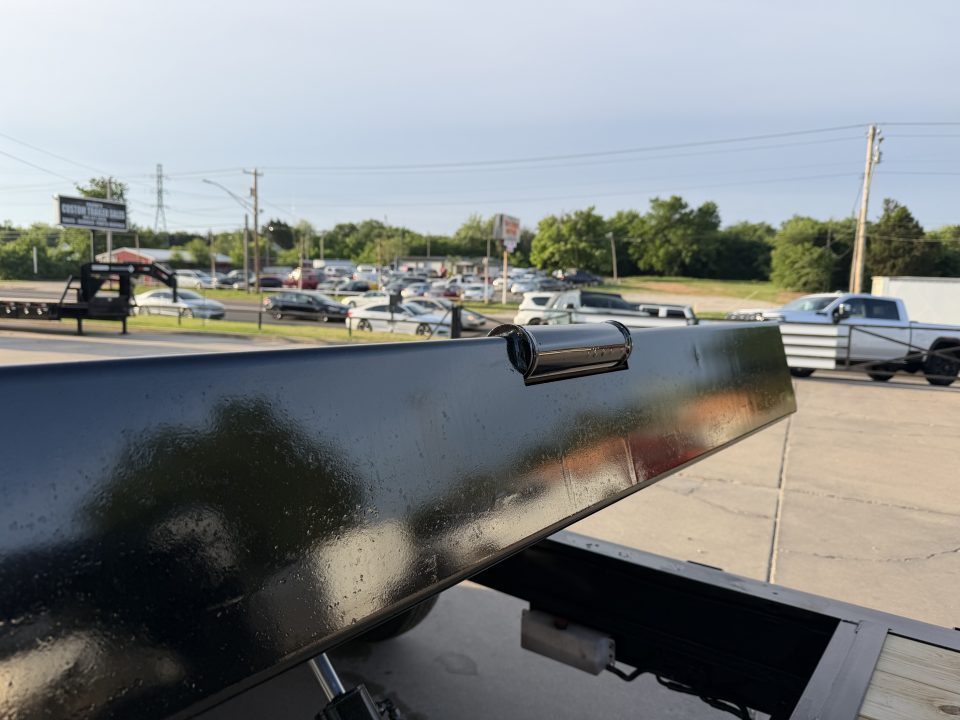 24×83 Tilt Trailer photo 9