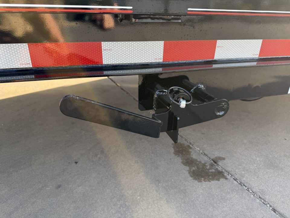 New #038526 2027 DIAMOND T HDSKP1408TDGN 24 X 83 TANDEM AXLE 14K GOOSENECK TILT DECK TRAILER