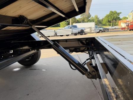 New #038526 2027 DIAMOND T HDSKP1408TDGN 24 X 83 TANDEM AXLE 14K GOOSENECK TILT DECK TRAILER
