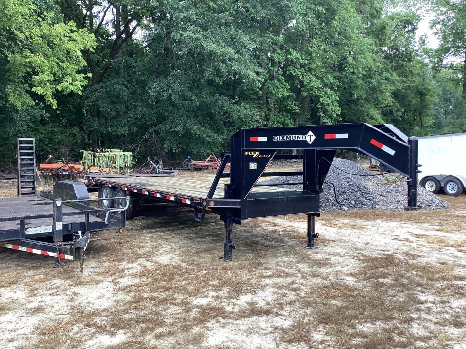 Used 2023 Diamond T 25 Deckover Trailer