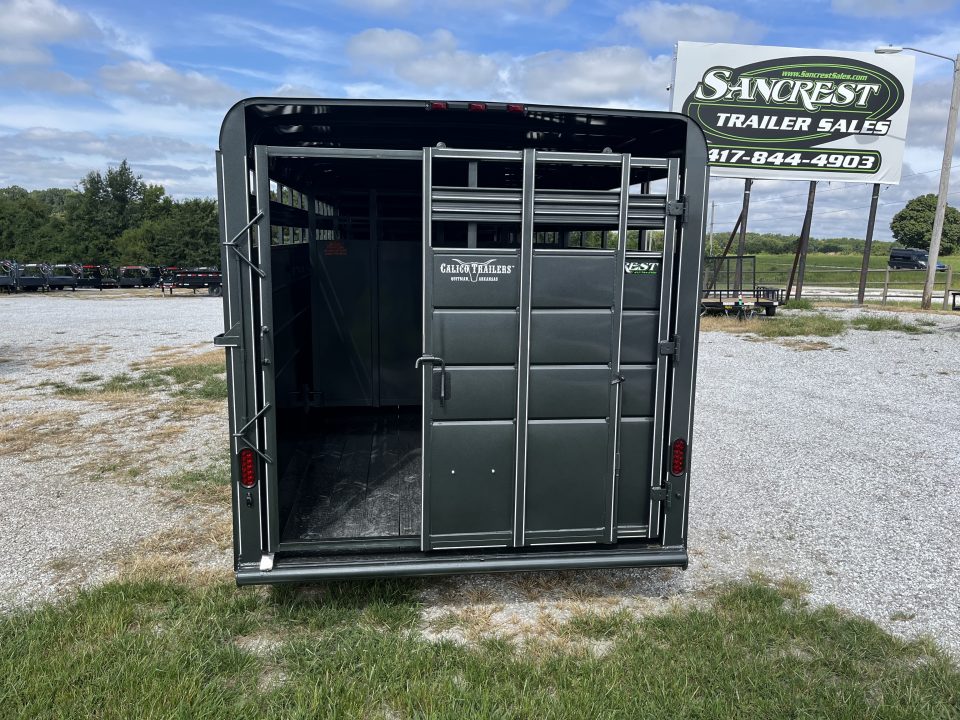 New 2026 Calico LIVESTOCK W/ 2 CUT GATES/ REAR SLIDER/ 6'8X20