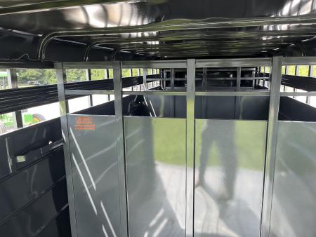 New 2026 Calico LIVESTOCK W/ 2 CUT GATES/ REAR SLIDER/ 6'8X20