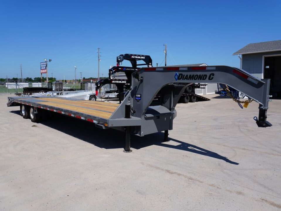 New 2026 Diamond C Trailers FMAX212 32ft Gooseneck Trailer