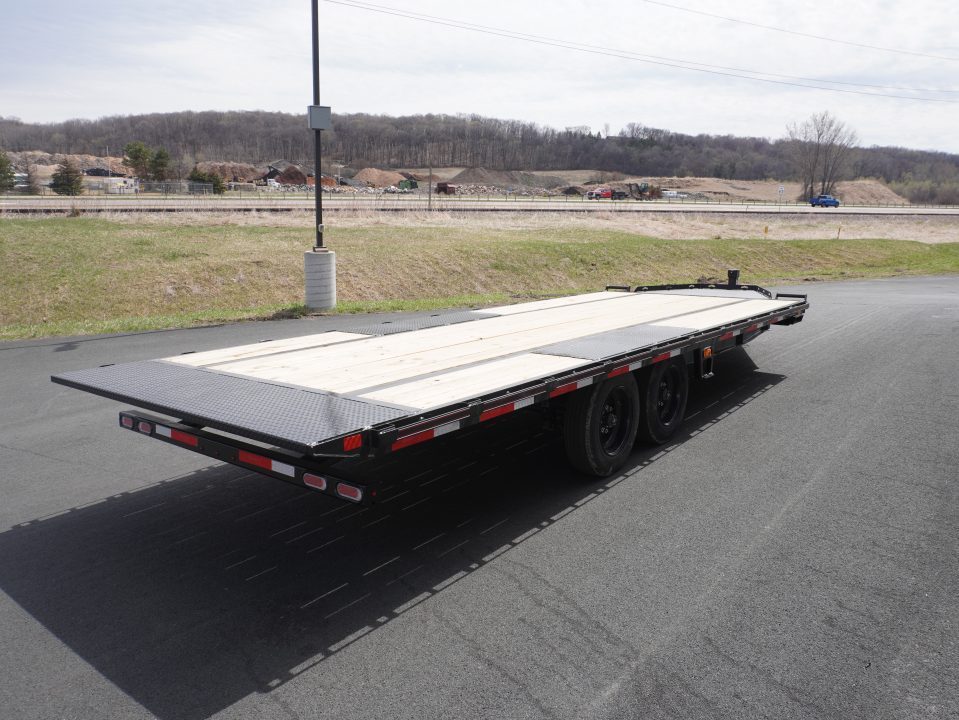New 2026 Diamond C Trailers DET207 22ft Deckover Tilt