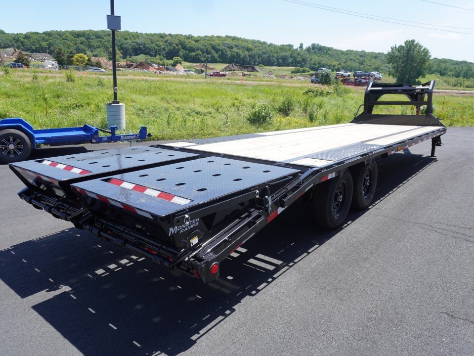 New 2026 PJ Trailers 28FT Gooseneck Deckover Trailer