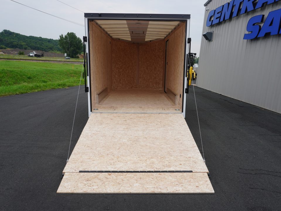 New 2027 Discovery Trailers 7.5x14 Cargo / Enclosed Trailer