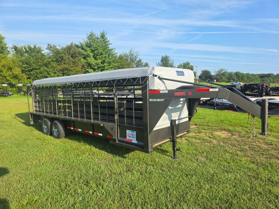 New 2026 Neckover LIVESTOCK W/ 2 CUT GATES/ WOOD FLOOR/ TARP TOP/ BUTTERFLY REAR/ 6'8X24