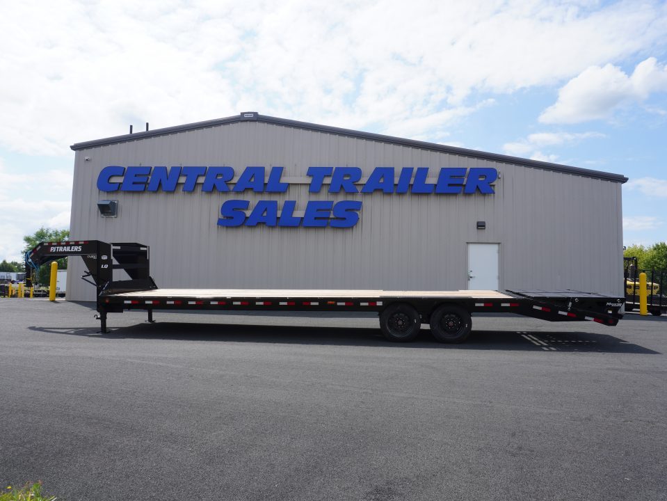 New 2027 PJ Trailers LQ 32ft Gooseneck Bodies