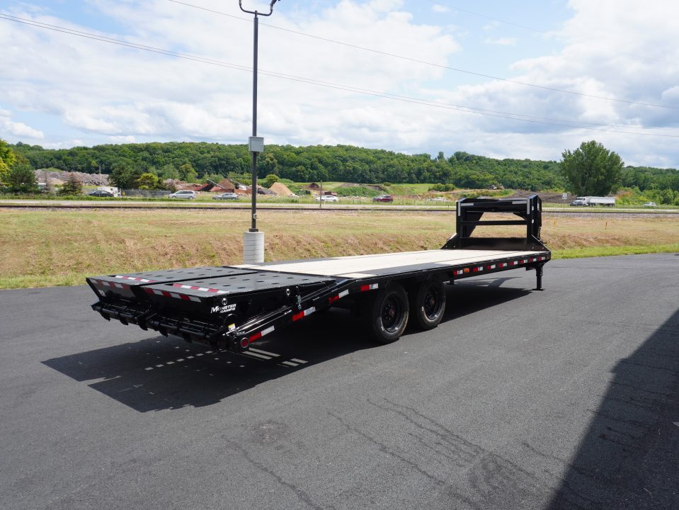 New 2027 PJ Trailers LQ 25ft Gooseneck Trailer