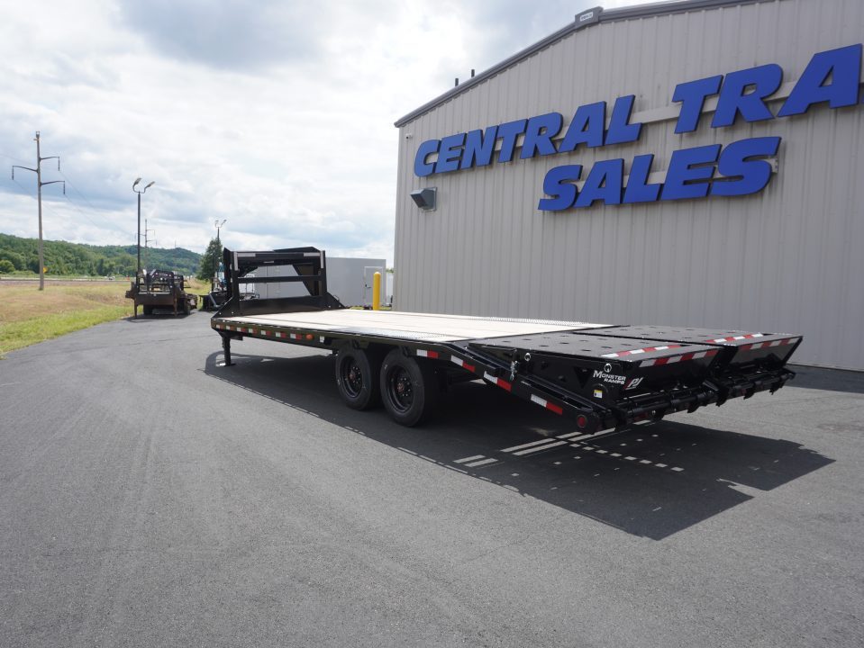 New 2027 PJ Trailers LQ 25ft Gooseneck Trailer