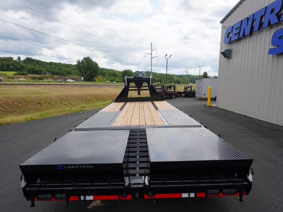 New 2027 Load Trail 25ft Gooseneck Flatbed Trailer