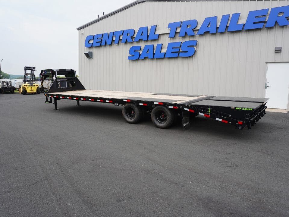 New 2026 Load Trail 30ft Gooseneck Deckover Flatbed Trailer