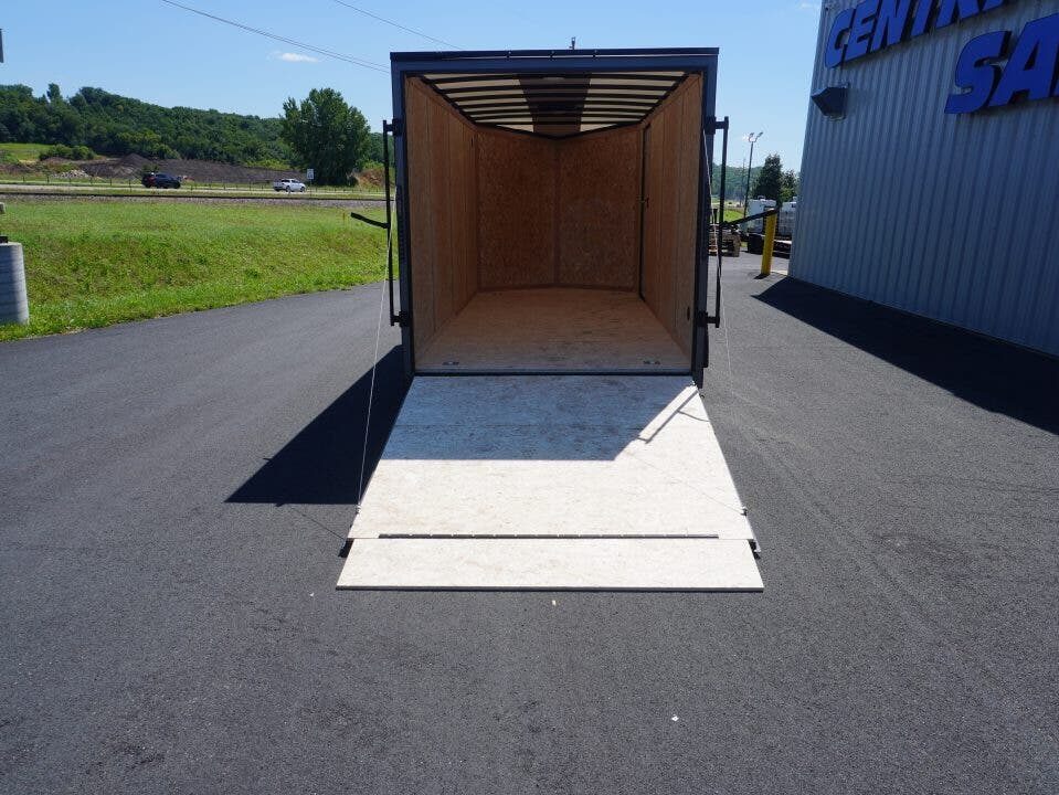 New 2027 Discovery Trailers 7x16ft Cargo / Enclosed Trailer