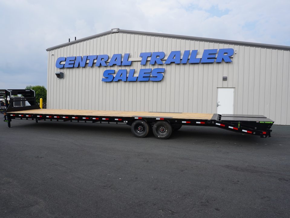 New 2027 Load Trail 102"x40' Low-Pro Gooseneck Deckover Trailer