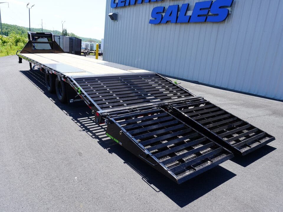 New 2027 Load Trail 30ft Gooseneck Flatbed Trailer