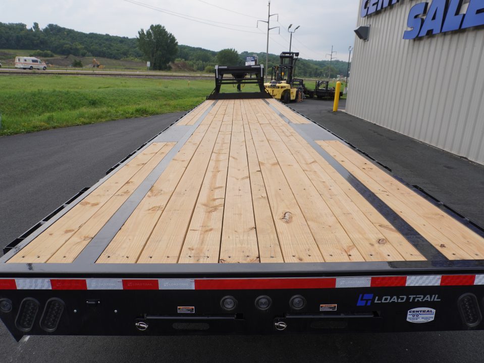 New 2027 Load Trail 102"x40' Low-Pro Gooseneck Deckover Trailer