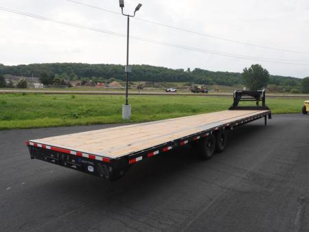 New 2027 Load Trail 102"x40' Low-Pro Gooseneck Deckover Trailer