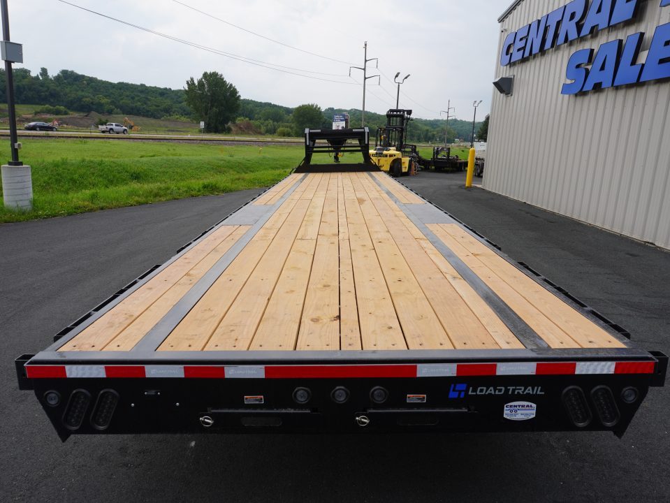 New 2027 Load Trail 102"x40' Low-Pro Gooseneck Deckover Trailer