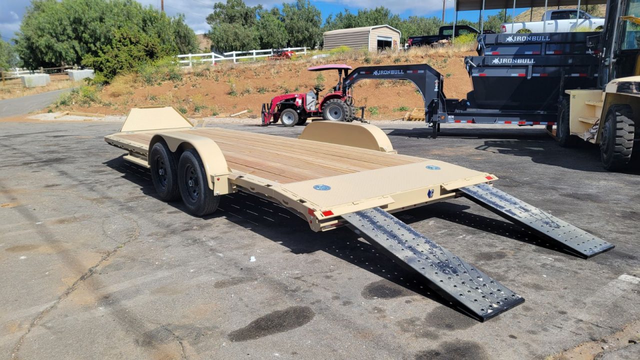 New 2026 Diamond C Trailers GTF83X20-SI Car Hauler