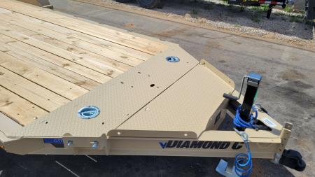 New 2026 Diamond C Trailers GTF83X20-SI Car Hauler