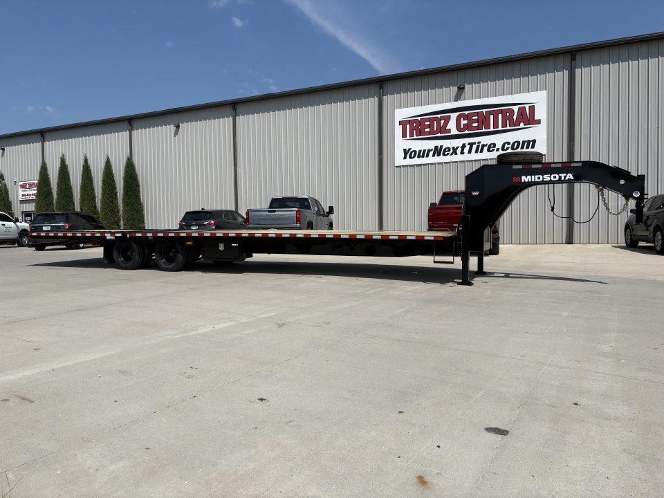 New 2027 Midsota FBHB3612-259G Hydraulic Tail Goosneck Deckover Trailer