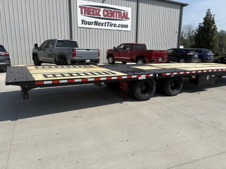 New 2027 Midsota FBHB3612-259G Hydraulic Tail Goosneck Flatbed Trailer