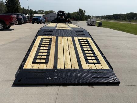New 2027 Midsota FBHB3612-259G Hydraulic Tail Goosneck Flatbed Trailer